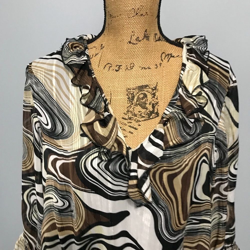 Women's Abstract Patterned Blouse - Picture 3 of 5